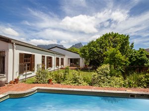 3 Bed House in Rondebosch