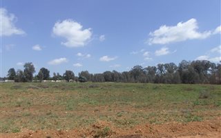 1983 m² Land available in Highbury