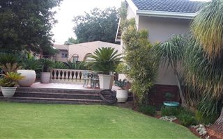 4 Bedroom House in Florida Glen