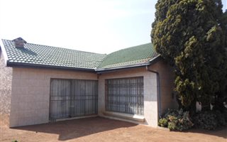 3 Bedroom House in Meyerton Park