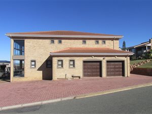 4 Bed House in Reebok