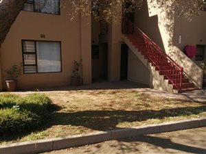 3 Bed Apartment in Vaalpark