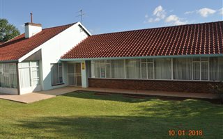 4 Bedroom House in Florida Glen