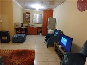 2 Bed Flat in Glen Austin