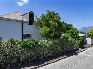5 Bedroom House in Paarl