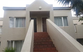 2 Bedroom Apartment in Weltevreden Park