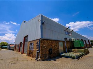 1928 m² Industrial space in Gateway Industrial Park