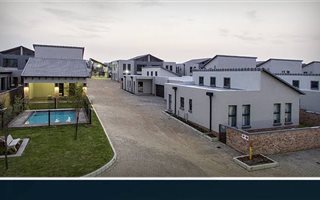 3 Bedroom Apartment in Summerset