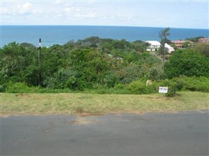 1100 m² Land available in Zinkwazi Beach
