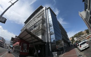 454 m² Commercial space in De Waterkant