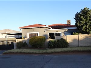 4 Bed House in Newlands