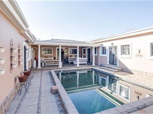 4 Bed House in Franklin Roosevelt Park