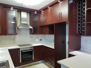 3 Bed Apartment in Lynnwood Glen