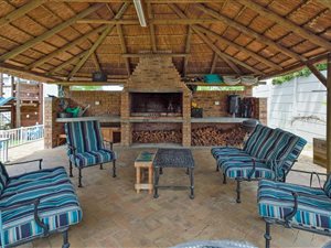 4 Bed House in Oakglen