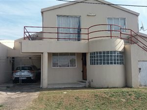 4 Bed House in Whetstone