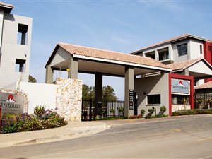 3 Bed Apartment in Lonehill