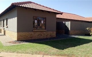 3 Bedroom Townhouse in Waterkloof