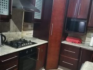 3 Bed House in Caneside