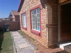 3 Bed Townhouse in Kosmosdal