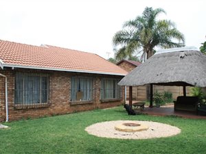 2 Bedroom House in Suiderberg