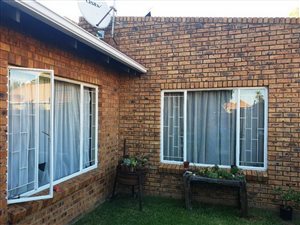 3 Bed Townhouse in Pomona