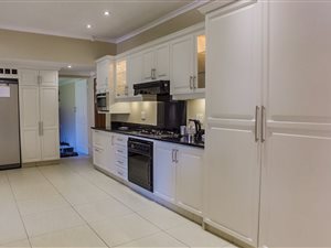 4 Bed House in Winston Park