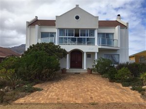 3 Bed House in Pringle Bay