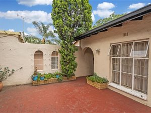 5 Bed House in Kelvin