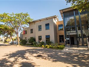 232 m² Commercial space in Equestria