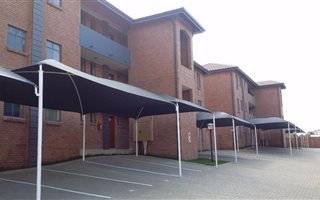 1 Bedroom Apartment in Rooihuiskraal North