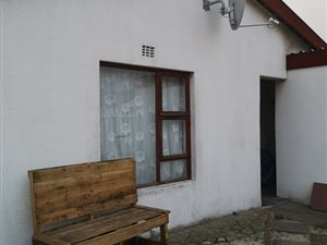 2 Bed House in Highbury