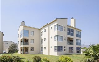 2 Bedroom Apartment in Greenways Golf Estate