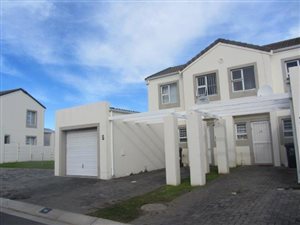 2 Bed Duplex in Somerset West Central