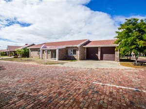 2 Bed Apartment in Oudtshoorn