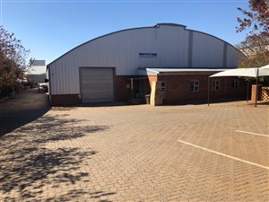 1646 m² Commercial space in Monavoni