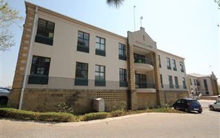 300 m² Office Space in Broadacres