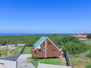 3 Bed House in Clarendon Marine