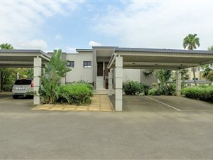 2 Bed Apartment in Palm Lakes Estate