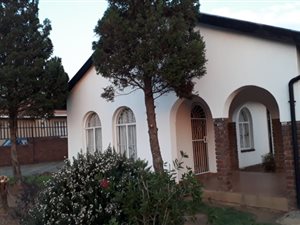 3 Bed House in Zakariyya Park