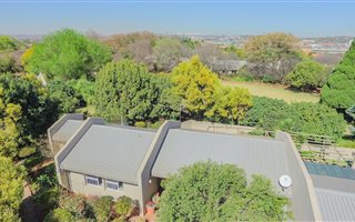 3 Bedroom Townhouse in Die Hoewes