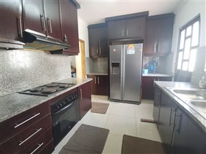 4 Bed House in Shallcross