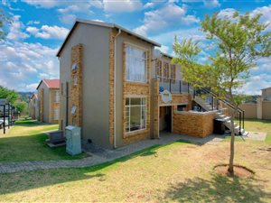 2 Bed Apartment in Honeydew Manor