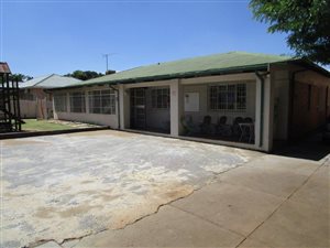330 m² Office Space in Farrarmere
