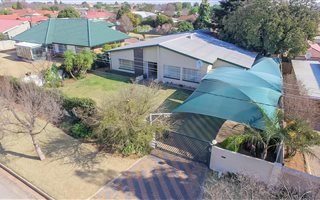 4 Bedroom House in Witpoortjie