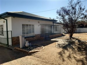 3 Bed House in Suidrand