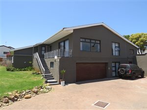 4.5 Bed House in Milnerton Central