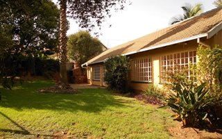 4 Bedroom House in Elarduspark
