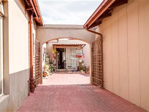 6 Bed House in Albertville
