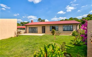 9000 m² Farm in Bredell AH
