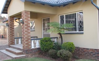 5 Bedroom House in Wilro Park